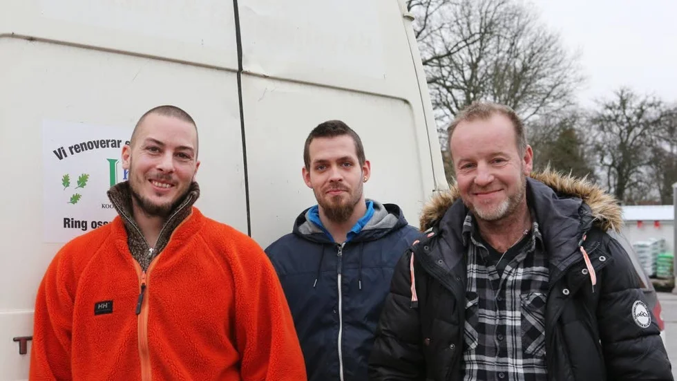 Lövstakooperativet. Christoffer Carsbo, Tommi Björnström och Mikael Hustafsson jobbar på Lövstakooperativet, som utför bygg- och snickeritjänster och mycket annat.