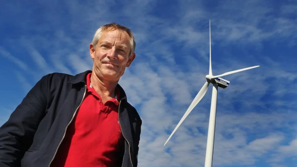 Blickar framåt. Antalet små vindkraftverk har minskat kraftigt de senaste två åren. Andreas Wickman, som driver bolaget Wickman Wind, tror att den utbyggnad som kommer när fastlandskabeln är på plats blir storskalig med vindkraftverk med en maxhöjd på upp emot 200 meter.