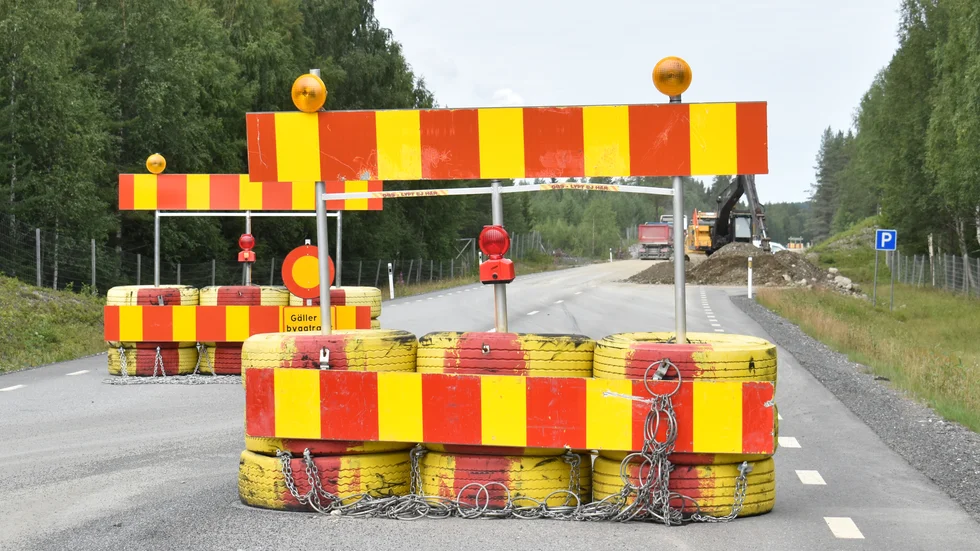 En sträcka  på Vikdalsvägen planeras att stängas av för åtgärder. Bilden visar ett annat vägarbete.