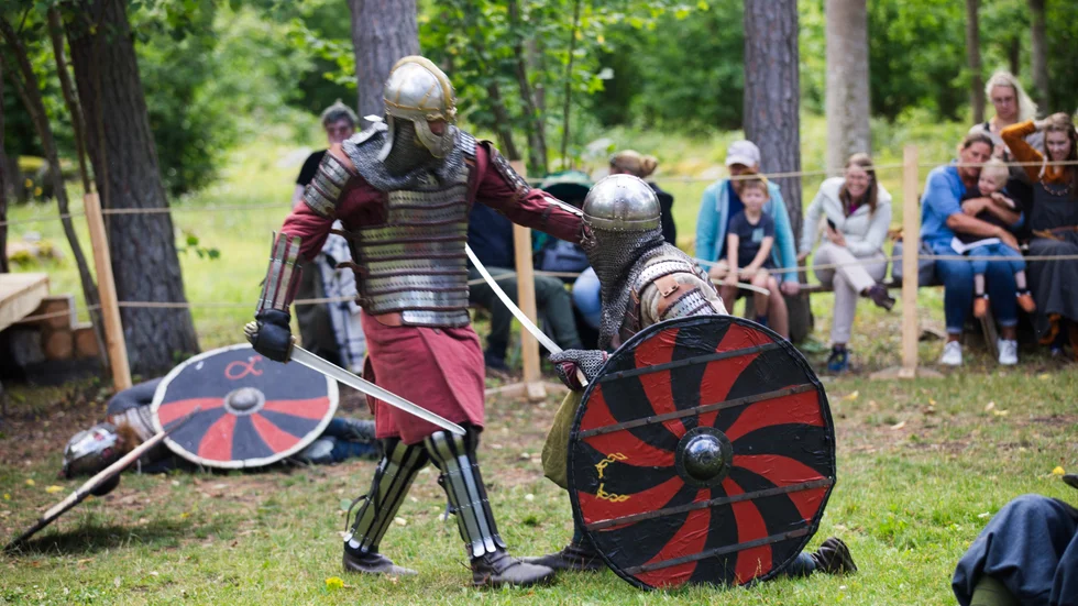 På Stavgard är kamperna både en sport och en föreställning. En dramatisk döds-stöt kan vara ett sätt att höja underhållningsvärdet.