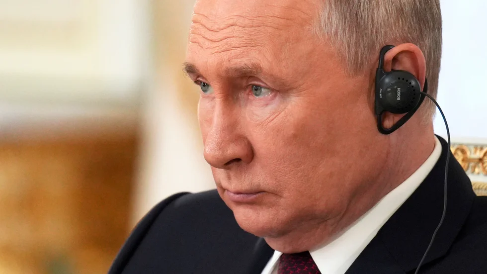 Rysslands president Vladimir Putin pratade på lördagen med reportrar i S:t Petersburg. Arkivbild.