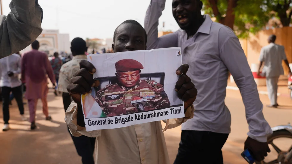 Anhängare till kuppledaren Abdourahamane Tiani i Niamey i Niger på söndagen