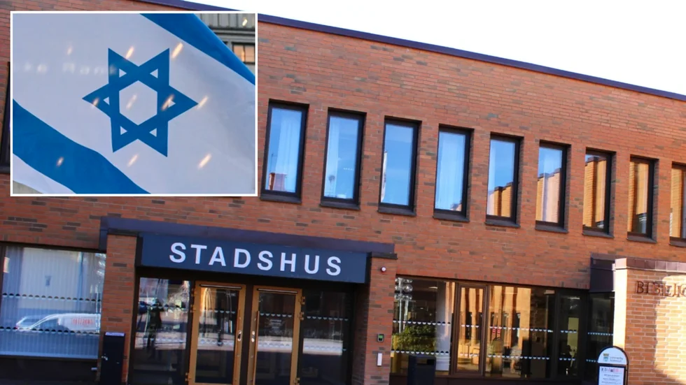 "Vi blir förvånade när Helen Nilsson direkt avfärdar förslaget att hissa Israels flagga med beskedet att vi inte ska lägga oss i. Inte kan väl kommunalrådet mena att det går att förhålla sig neutral i kampen för demokrati och mot terrorism och antisemitism?", skriver KD:s fullmäktigegrupp i ett öppet brev.