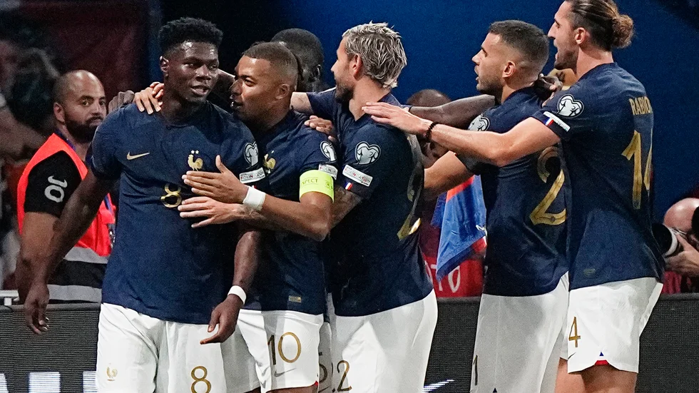 Franska herrlandslaget stormar mot fotbolls-EM. Arkivbild.