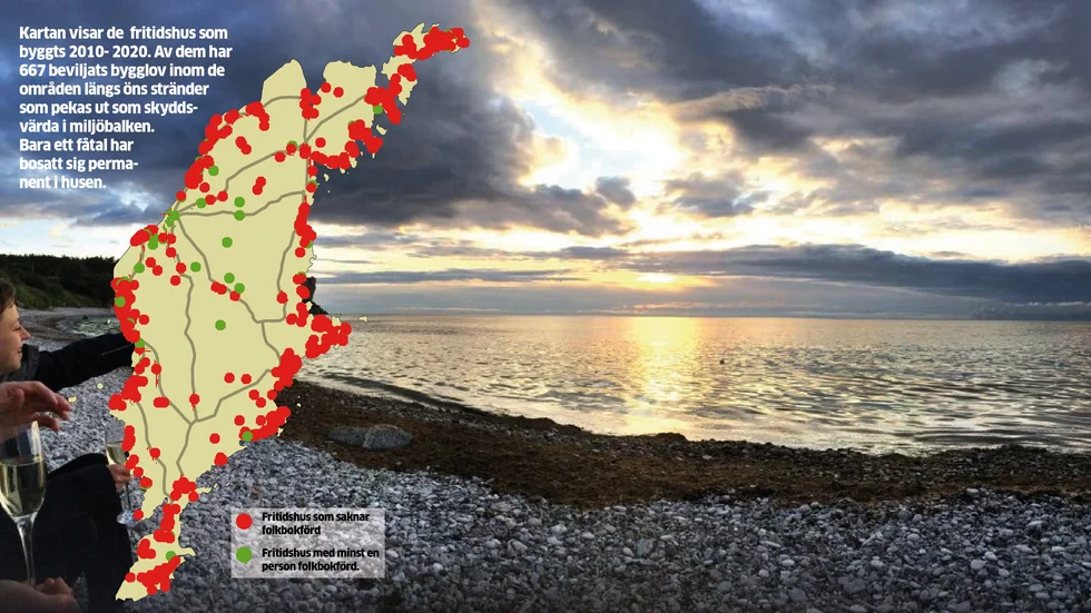 Miljöbalken ställer särskilda krav för att ge bygglov för hus längs Gotlands kust, Östergarn och Storsudret samt på Fårö. Fritidsbebyggelse får endast komma till stånd som komplettering till befintlig bebyggelse. På tio år har dock 667 småhus byggts i de aktuella områdena.