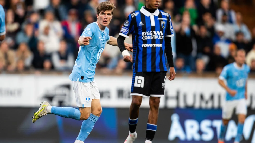 Tashreeq Matthews deppar efter Oliver Bergs mål. 