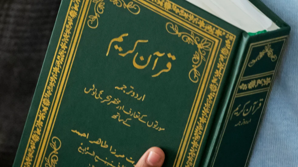 "Mer än hälften av väljarna vill förbjuda brännandet av religiösa skrifter".