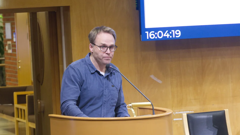 Samuel Ek (KD) begärde återremiss av förslaget till VA-plan 2040. Han vill ha tydligare skrivningar hur Luleå ska kunna bygga mer i riktning mot Boden, både bostäder och verksamheter.