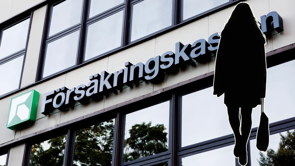 Kvinnan polisanmäls för att ha tagit emot för mycket bidrag, under sommaren i fjol. 