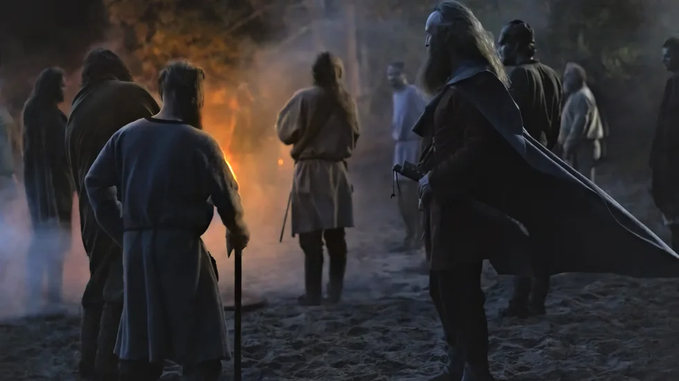 Perioden när vikingatiden övergick i tidig medeltid intresserar Upplandsmuseets forskare. De ska försöka besvara frågor om bland annat vilken roll Östra Aros spelade och hur relationen till Gamla Uppsala såg ut. Bilden är från "Historien om Sverige" på SVT.