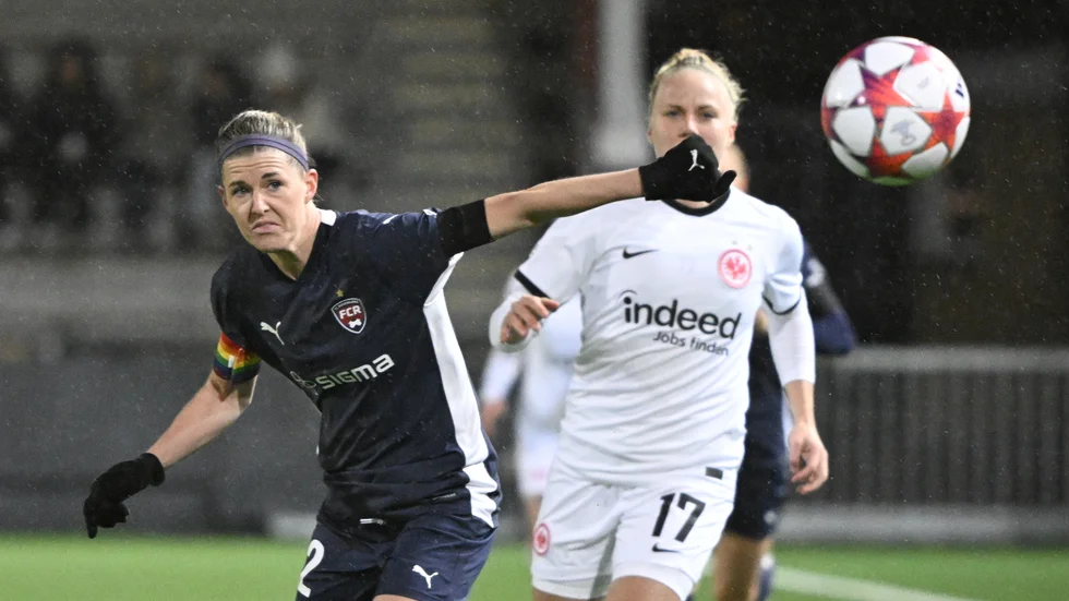 Olivia Schough reducerade för Rosengård på tilläggstid, men Malmöklubben föll med 1–2 hemma mot Eintracht Frankfurt i årets Champions League-premiär.