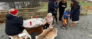 Stämning och vedbrasor värmde besökarna på Öster Malma