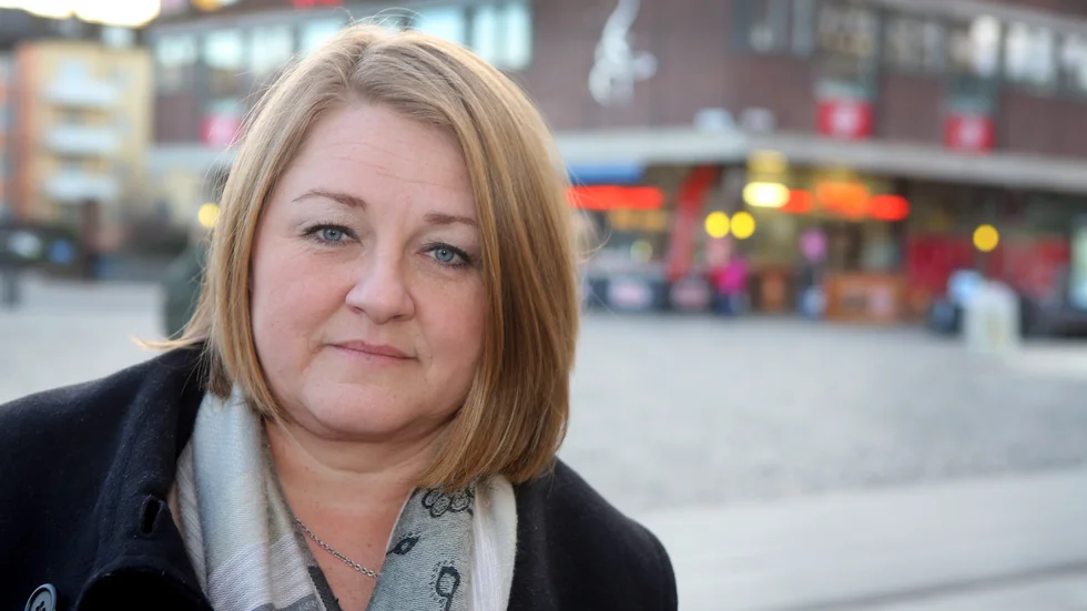 Heida Östlund följer dramatiken från Grindavik, där hon tidigare bott. Heida flyttade till Norrköping på 1980-talet och har varit rektor på Vikbolandsskolan. Sedan tre år tillbaka bor hon i Linköping.