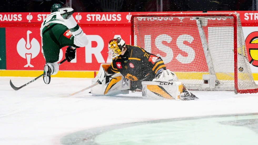 Linus Söderström was beaten four times, twice byVictor Ejdsell.