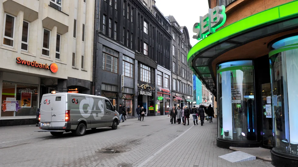 SEB och Swedbank är branschledande på finansmarknaden i Lettland. Arkivbild