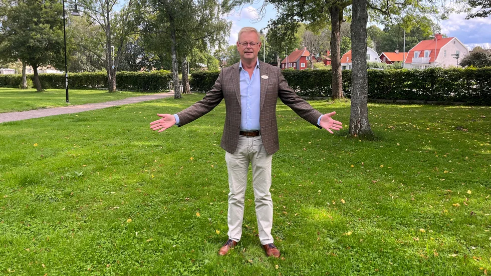 Här bakom Brunnssalongen och i början av Brunnsparken skulle den nya minigolfbanan kunna ligga. Hotelldirektör Mikael Åhrberg är tydlig med att hotellets mark inte räcker för satsningen utan Söderköpings kommun måste hjälpa till med markfrågan.