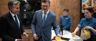 Blinken lovar en miljard dollar i nytt Ukrainastöd