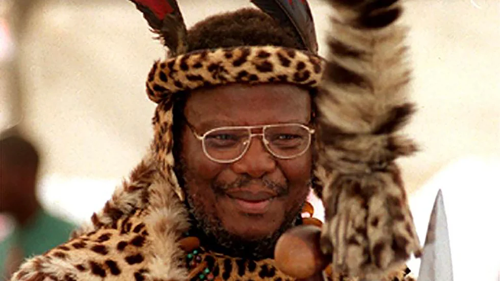 Apartheidmotståndare och Inkhatarörelsens ledare Mangosuthu Buthelezi, som också var lokal hövding, är död. Han blev 95 år. Arkivbild.
