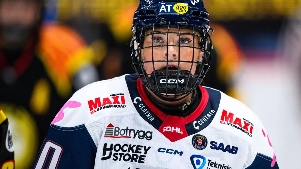 Lova Blom gjorde hattrick mot AIK.