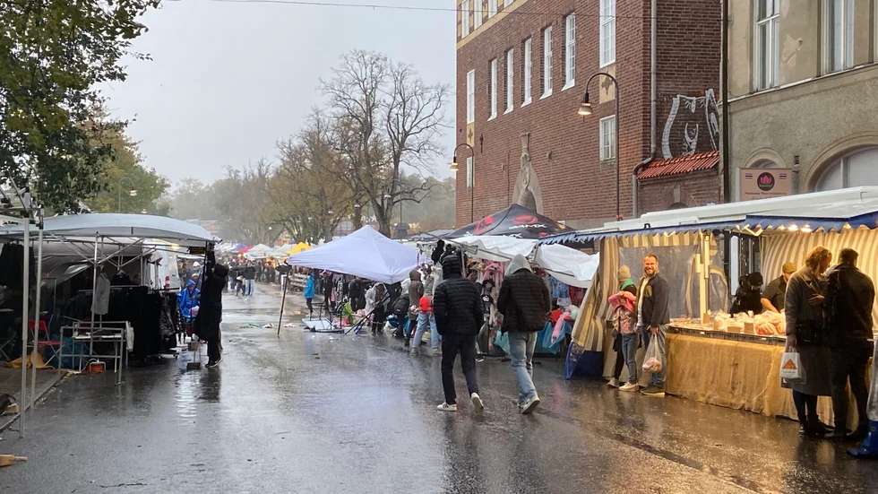 Strängnäs marknad fick ett stormigt avslut. 