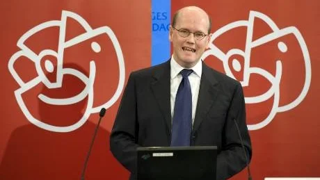 Thomas Östros presenterar socialdemokraternas skuggbudget.       Foto: Scanpix