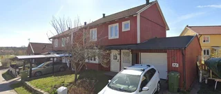 116 kvadratmeter stort kedjehus i Åkers Styckebruk får nya ägare