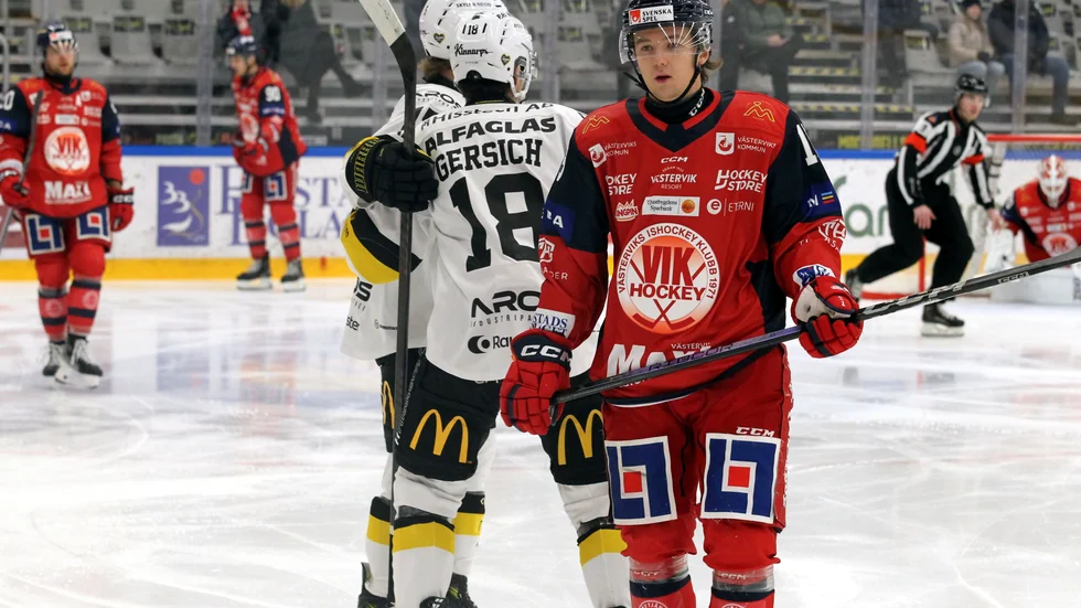 Theo Jacobsson är den ur trion skadade VIK-forwards som är närmast spel.