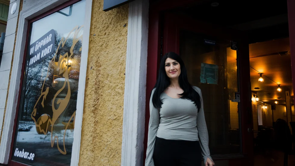 Den 15 december är det äntligen öppning av Lion bar i Nyköping, efter fyra månaders väntan. "Det känns pirrigt och förväntansfullt", säger Shamiram Duman, som ska driva stället.