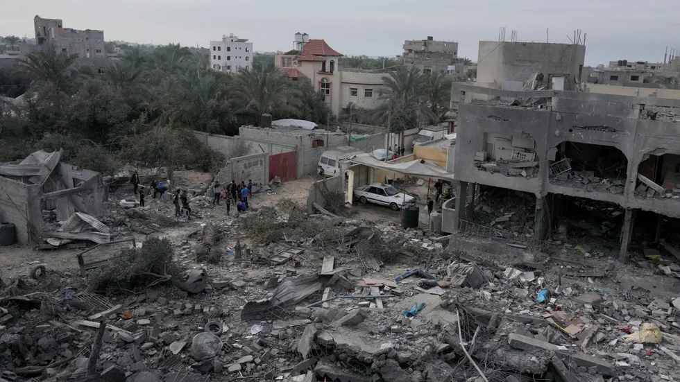 Insändarskribenten skriver om Israels bombningar i Gaza och hämnd på Hamas.
