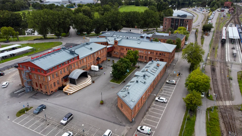 Ska kvarteret Gjuteriet, där Skylten ingår, säljas till en privat fastighetsägare? På tisdagen kan beskedet komma. 
