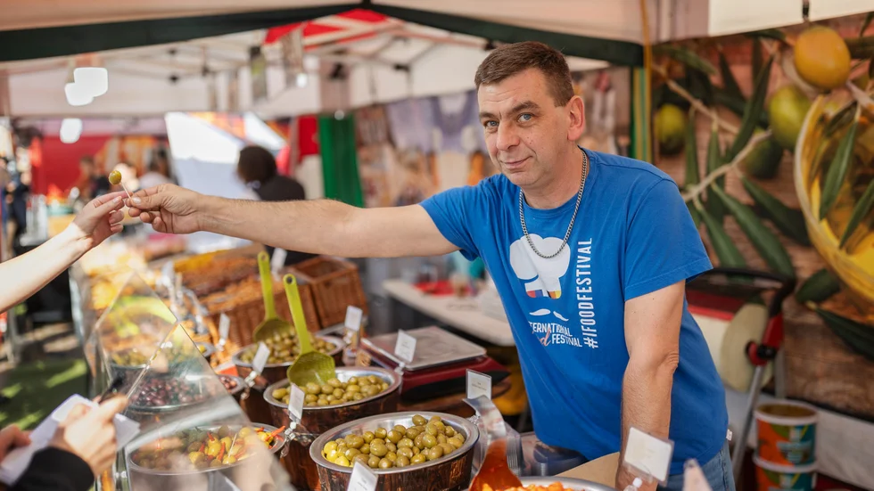 Peter Warunek har sålt grekiska delikatesser sedan matfestivalen startade.
