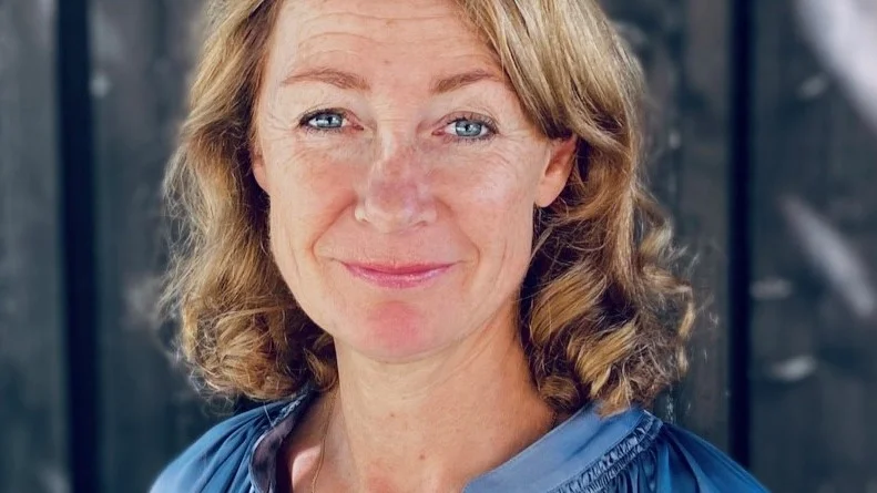 "Det är viktigt att vuxna inte överför den egna rädslan och oron på barnet, utan hanterar den innna man pratar med barnet", säger psykolog Poa Samuelberg.