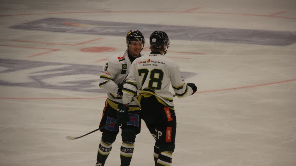 ESK-backen Mattias Eklund låg bakom båda ESK-målen i genrepet mot Wings. 