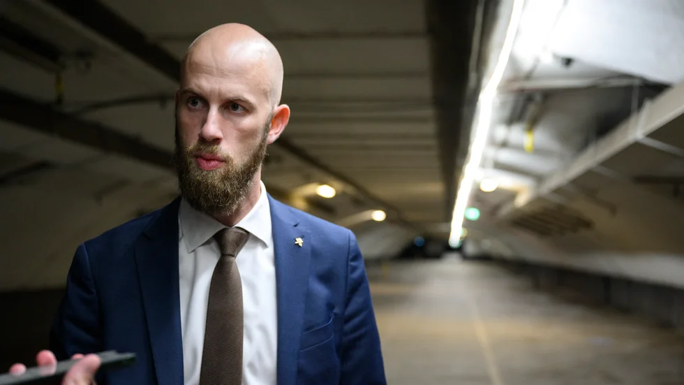 Ministern för civilt försvar Carl-Oskar Bohlin slår ifrån sig kritiken mot regeringens anslag för klimatanpassningsåtgärder. Arkivbild.