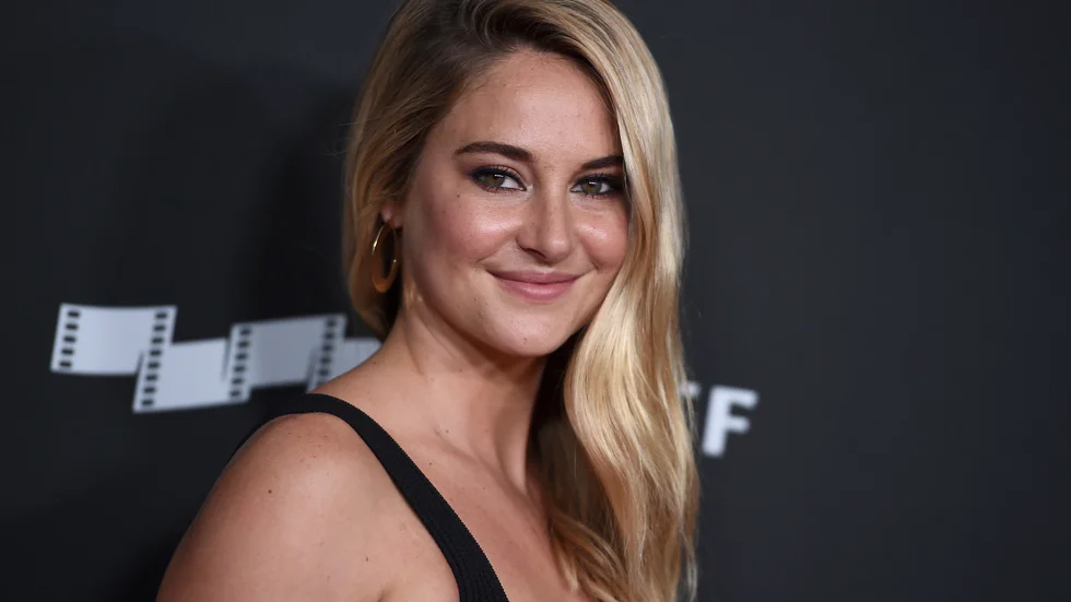 Shailene Woodley är skådespelaren och hållbarhetsaktivisten som ska hjälpa Gotland att lansera tävlingen Gotlands fulaste gräsmatta globalt, och hoppas nästa år kunna presentera världens fulaste gräsmatta.