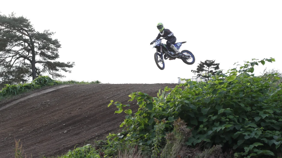 Simon Nilsson, SMK Motala, kom trea totalt i MX outlet cup i motocross.