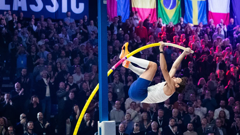 Armand "Mondo" Duplantis tävlar i sin egen stavhoppsgala för tredje gången i februari. 