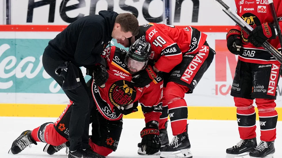 "Om jag inte haft mitt knäskydd så hade min karriär förmodligen varit över nu", säger Niklas Olausson.