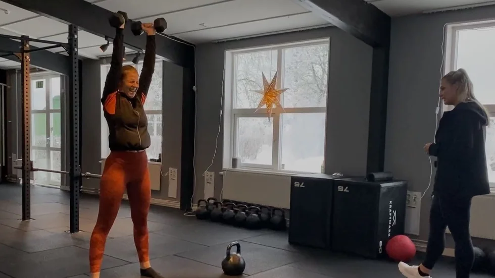 UNT:s reporter Jessica Eliasson tar sig an ett träningspass med Årets PT Jill Sköldinger. 