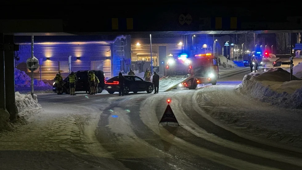 Två personbilar kolliderade under torsdagen i Luleå.