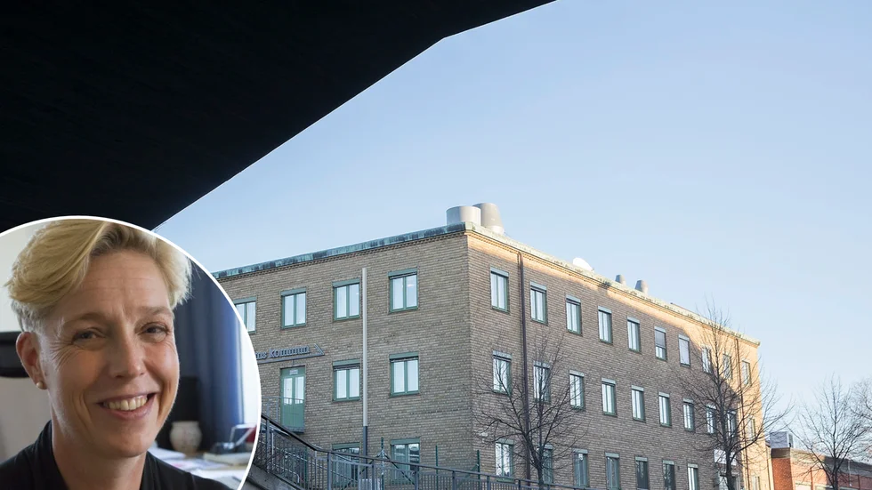 Susanne Sandlund är ekonomichef i Katrineholms kommun. På bild ses också samhällsbyggnadsförvaltningens lokaler. 