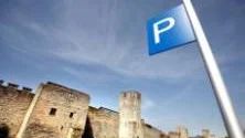 Om tio dagar börjar det kosta pengar att parkera i Visby igen. Och innerstadsborna för möjlighet till boendeparkering.                                     Foto: Tommy Söderlund