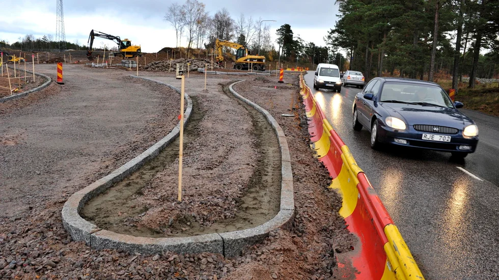 Rondellen vid Stora Infartsvägen anläggs (2009). 
