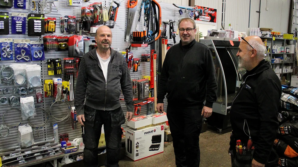 Benny Landberg tillsammans med Fredrick Andersson som driver Byggvab i Virserum och Josef Talpai som jobbar på BLB Landberg Bygg.