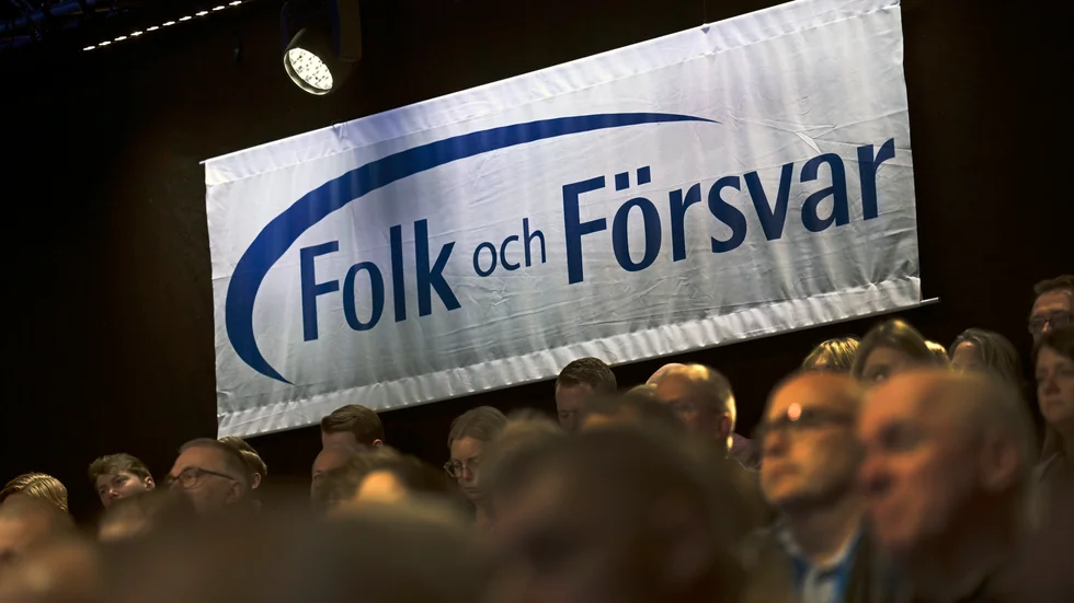 Folk och Försvars rikskonferens som skribenten tycker var något onyanserad.