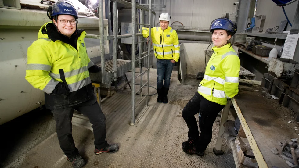 På fabriken i Stöcksjö jobbar Ludvig Dahlgren, Jan Åberg och Marlene Forsman. 