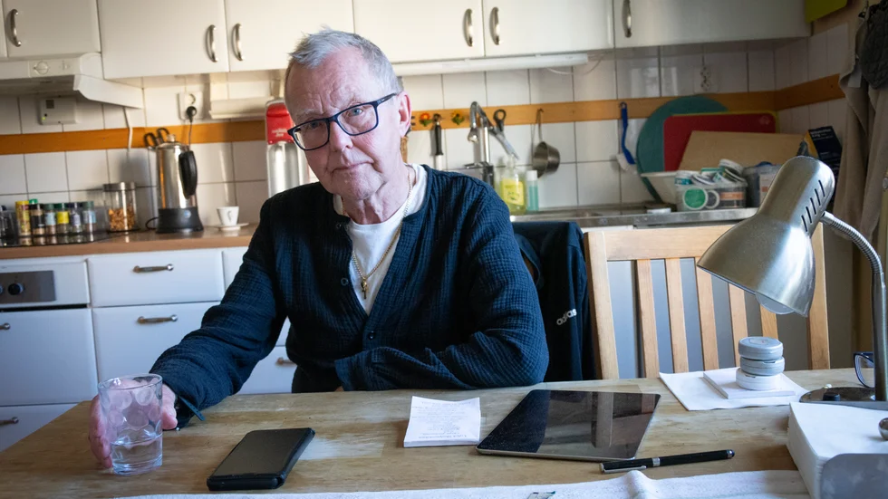 Carsten Ryytty skriver att han beslagtog många mobiler under sin tid som lärare.