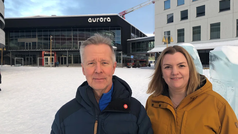 1 februari fick Ledarbloggen ett längre snack med Kirunas nya kommunalråd, Mats Taaveniku (S) och Emilia Töyrä (S), om läget i lokalpolitiken. I bakgrunden skymtar det nya fina kulturhuset Aurora.