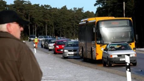 Köbildning. Två av öns länsvägar stängdes av nästan samtidigt.