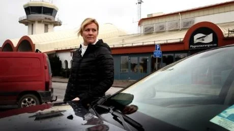 Lunchtapp. Anna Johnsson på Flygrestaurangen befarar att hon kommer att tappa kunder när de inte längre kan parkera utanför huset.Foto: Henrik Radhe